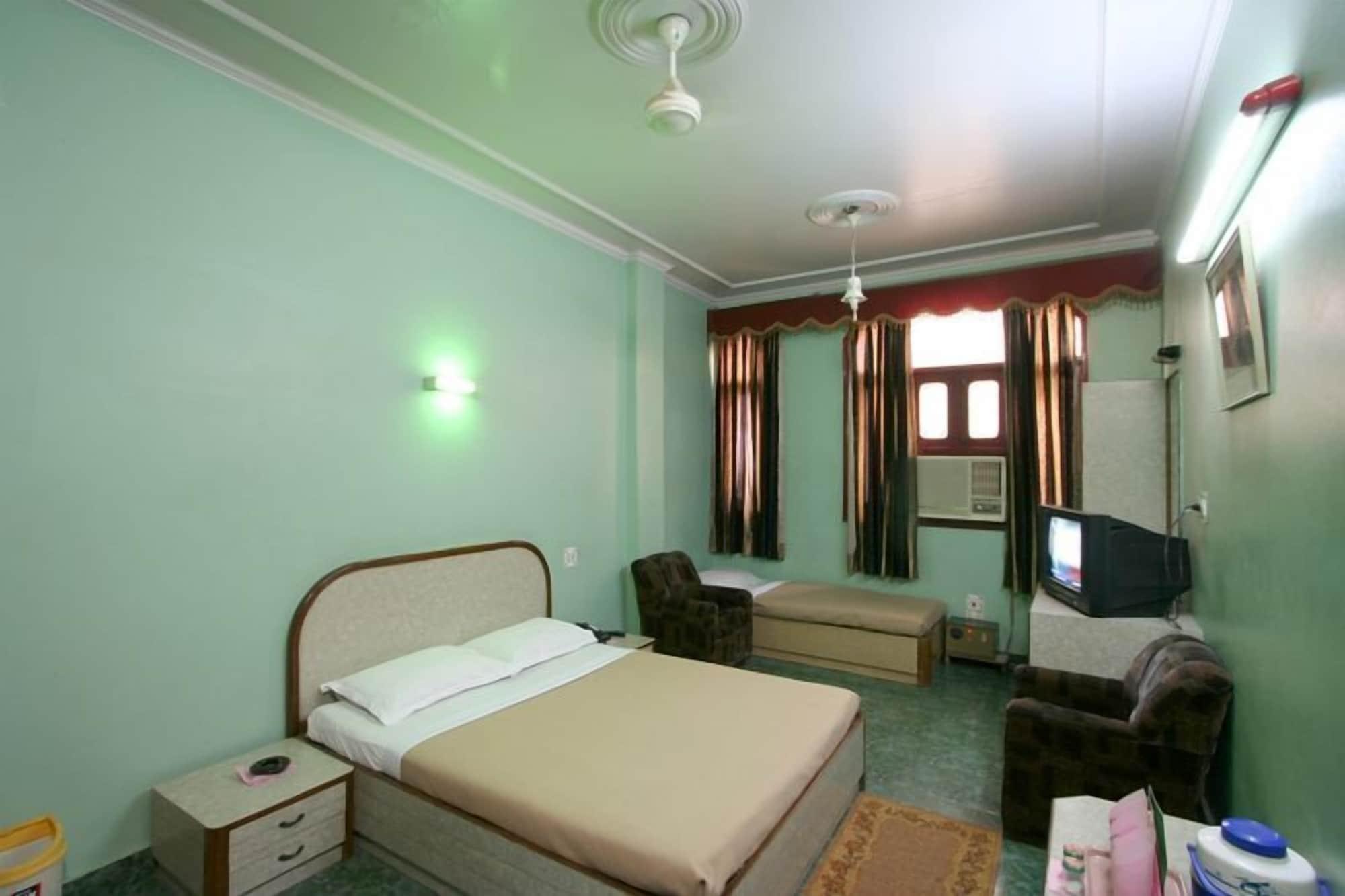 Hotel Woodland Deluxe New Delhi Luaran gambar